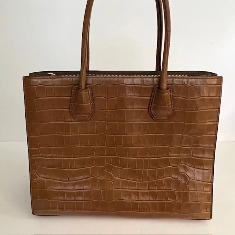 Michael Kors Croc Embossed Leather Adjustable Handbag Crossbody - Picture 3 of 16